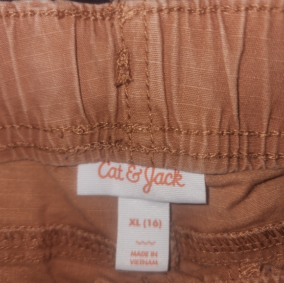 Cat and Jack buckle shorts - Picture 2 of 2